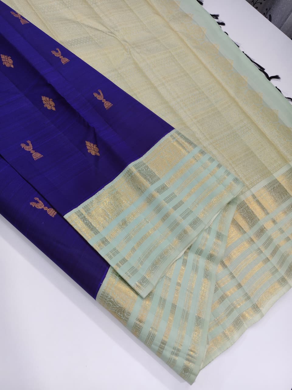 Traditional Butta Border Kanchipuram Silk Saree
